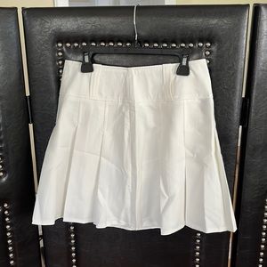 NWOT Off-white Pleated Skirt